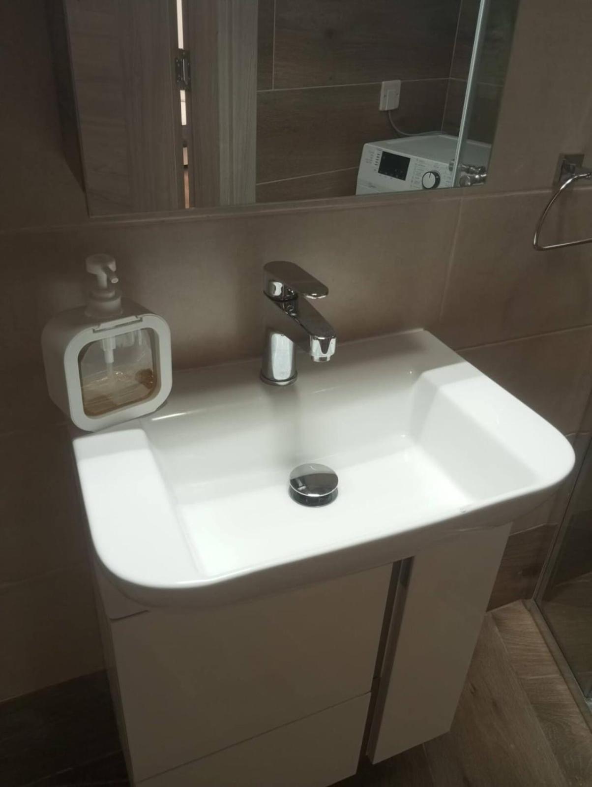 Apartment Brand New One Bedroom *
